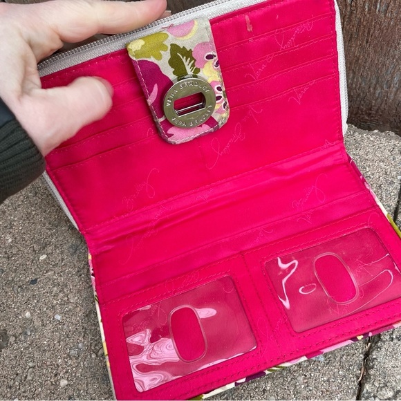 VERA BRADLEY Women’s Quilted Floral Pink Green Clasp Full Zipper Wallet - Picture 7 of 13